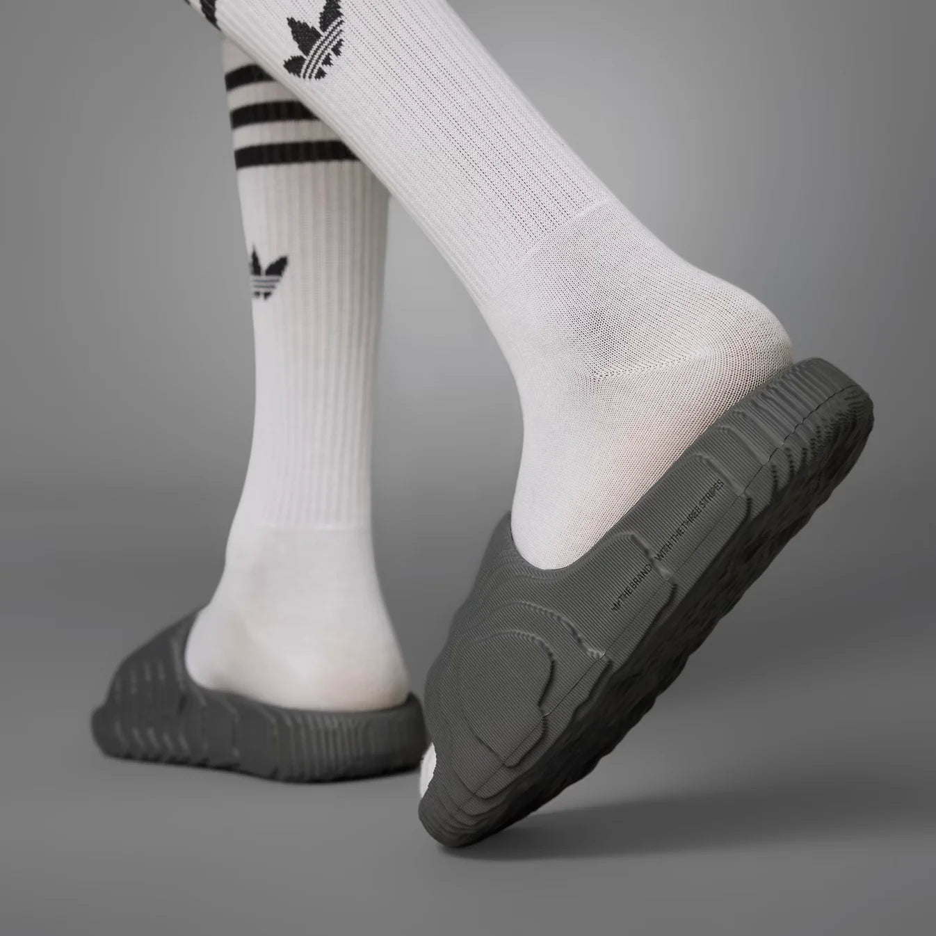 ¡OFERTA EXCLUSIVA! ADIDAS ADILETTE 2x1 + MEDIAS DE REGALO